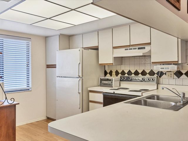 7794 EAGLE CREEK DRIVE 7794, Sarasota, FL 34243