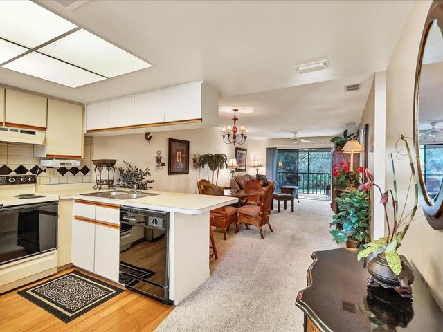 7794 EAGLE CREEK DRIVE 7794, Sarasota, FL 34243