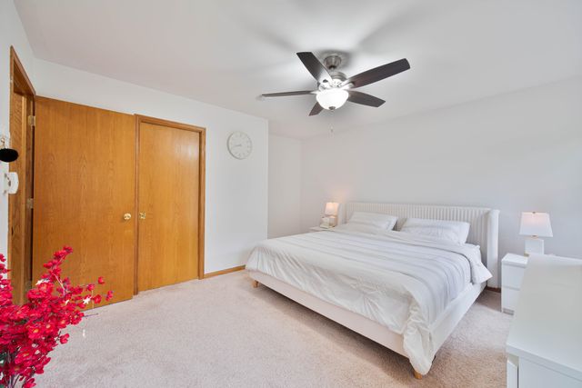 7019 Forest Ridge Drive, Schererville, IN 46375