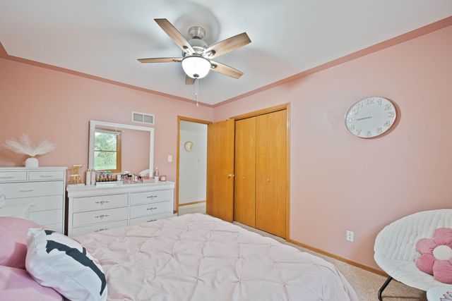 7019 Forest Ridge Drive, Schererville, IN 46375