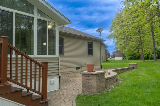 7019 Forest Ridge Drive, Schererville, IN 46375