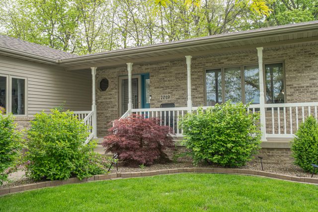 7019 Forest Ridge Drive, Schererville, IN 46375
