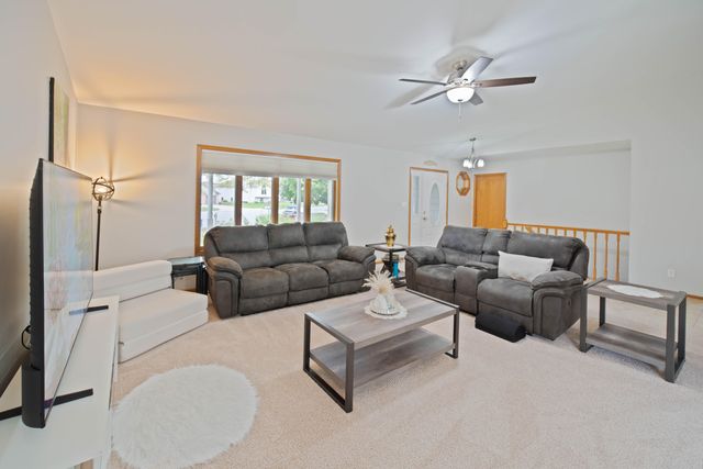 7019 Forest Ridge Drive, Schererville, IN 46375