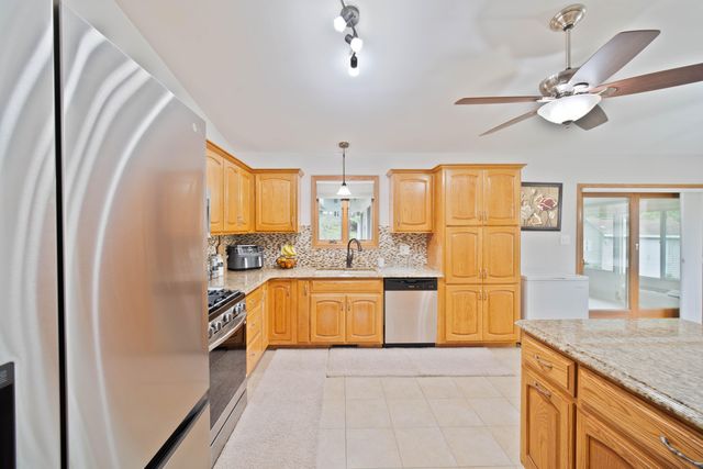 7019 Forest Ridge Drive, Schererville, IN 46375