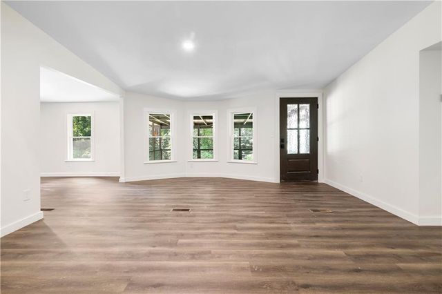 5186 W Holiday Court SE, Acworth, GA 30102