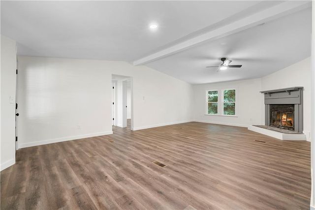 5186 W Holiday Court SE, Acworth, GA 30102