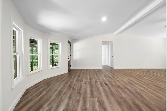 5186 W Holiday Court SE, Acworth, GA 30102