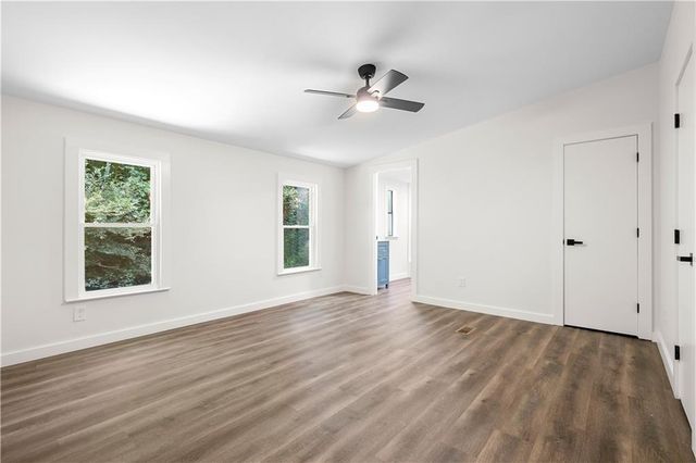 5186 W Holiday Court SE, Acworth, GA 30102
