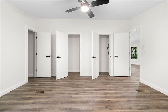 5186 W Holiday Court SE, Acworth, GA 30102