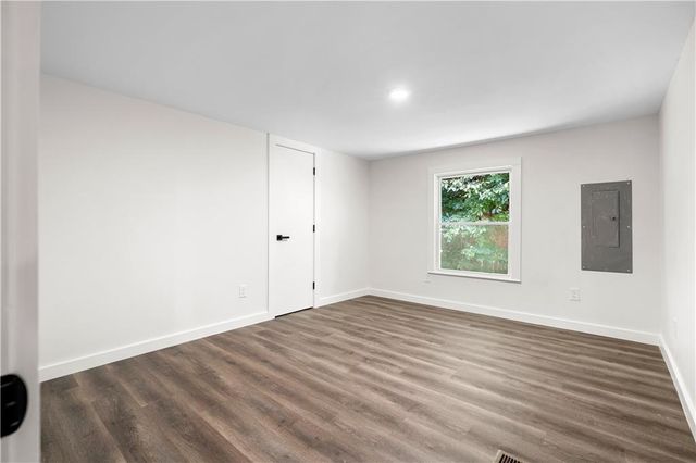 5186 W Holiday Court SE, Acworth, GA 30102