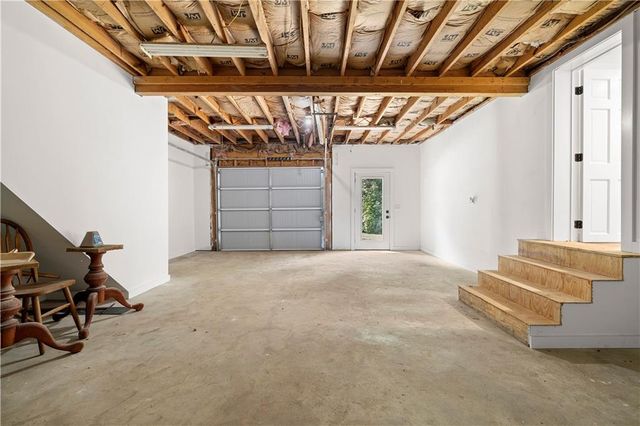 5186 W Holiday Court SE, Acworth, GA 30102
