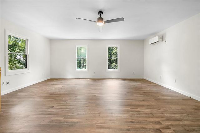 5186 W Holiday Court SE, Acworth, GA 30102