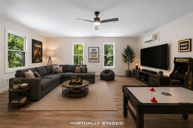 5186 W Holiday Court SE, Acworth, GA 30102