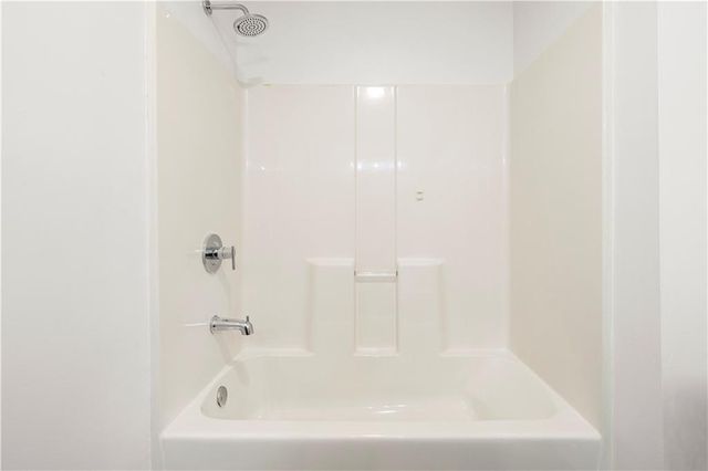 5186 W Holiday Court SE, Acworth, GA 30102
