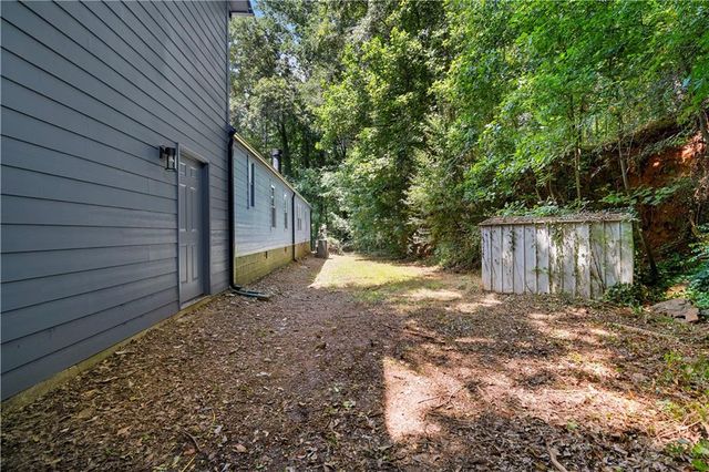 5186 W Holiday Court SE, Acworth, GA 30102