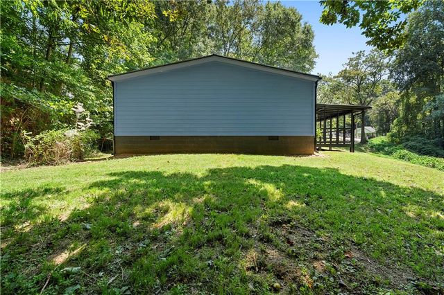 5186 W Holiday Court SE, Acworth, GA 30102