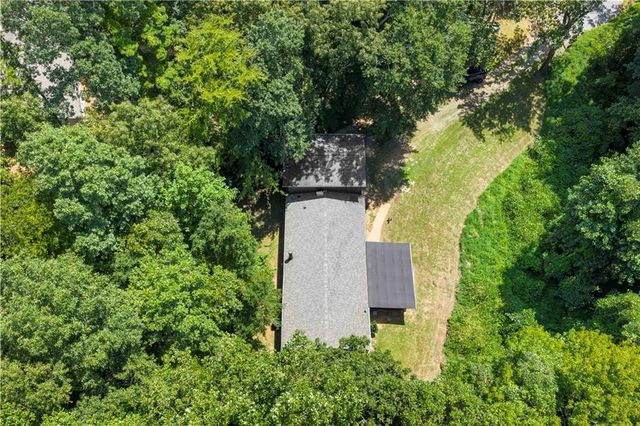 5186 W Holiday Court SE, Acworth, GA 30102