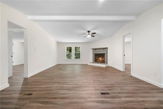 5186 W Holiday Court SE, Acworth, GA 30102