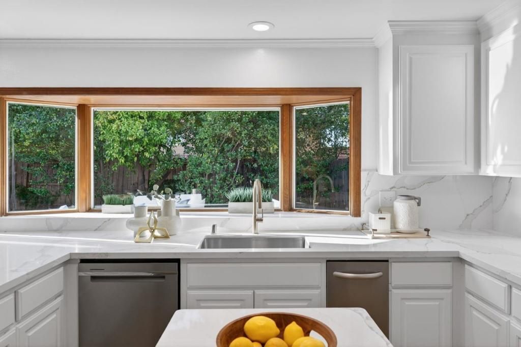 Image 10 of property listing at 1825 Harris Avenue, San Jose, CA 95124