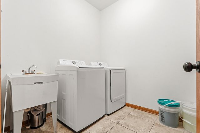 2451 W 85th Lane, Merrillville, IN 46410