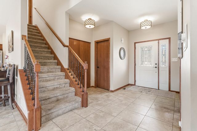 2451 W 85th Lane, Merrillville, IN 46410