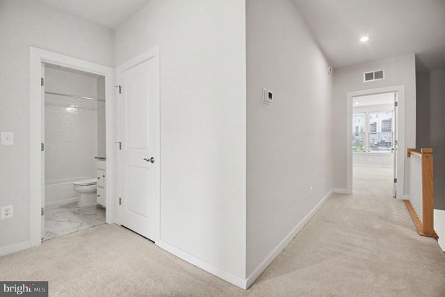 2430 SILVER LINE ALY, Herndon, VA 20171