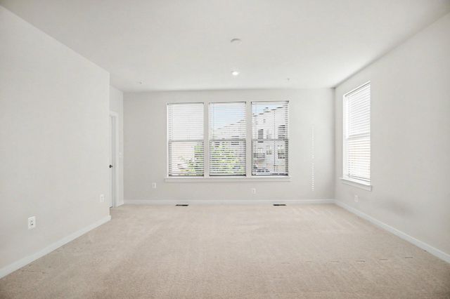 2430 SILVER LINE ALY, Herndon, VA 20171