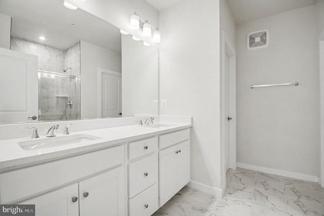 2430 SILVER LINE ALY, Herndon, VA 20171