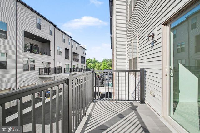 2430 SILVER LINE ALY, Herndon, VA 20171