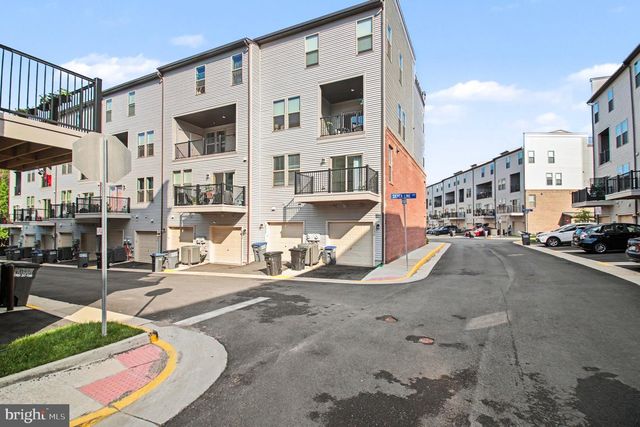 2430 SILVER LINE ALY, Herndon, VA 20171