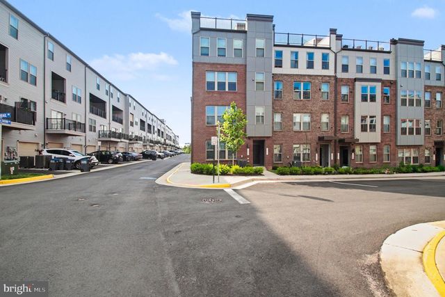 2430 SILVER LINE ALY, Herndon, VA 20171