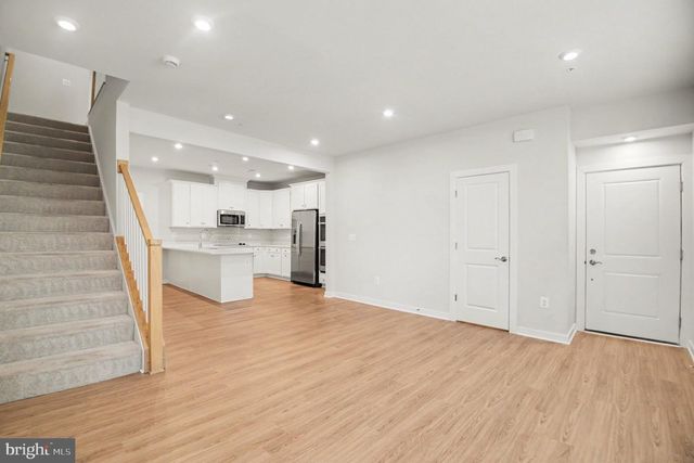 2430 SILVER LINE ALY, Herndon, VA 20171