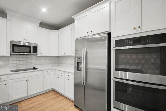 2430 SILVER LINE ALY, Herndon, VA 20171