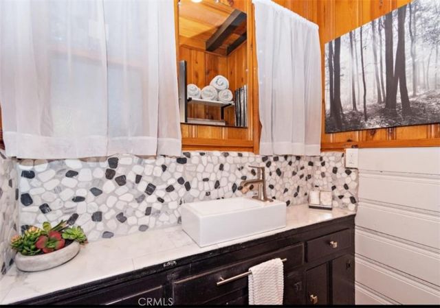 638 Rose Hill, Crestline, CA 92325