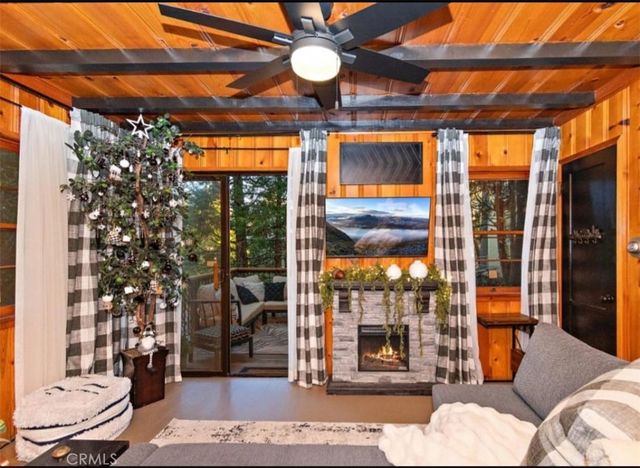 638 Rose Hill, Crestline, CA 92325