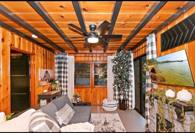 638 Rose Hill, Crestline, CA 92325