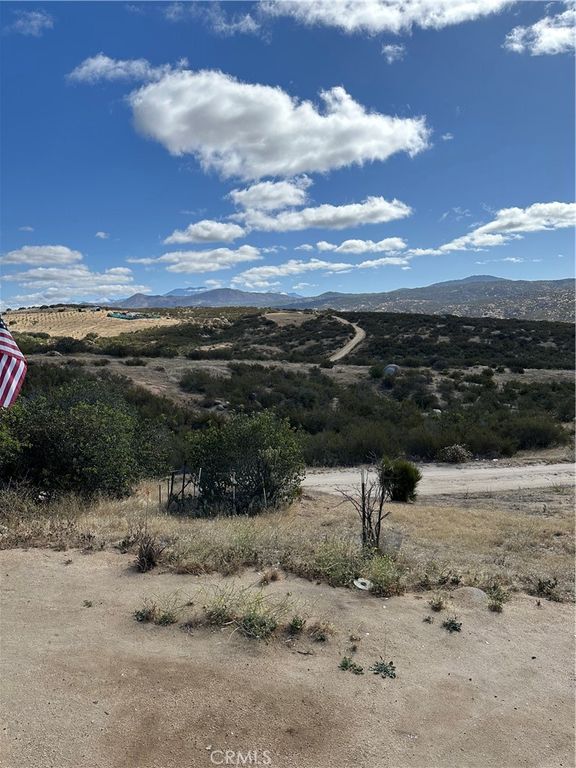 Image 1 of property listing at 43043 Ardia Road, Hemet, CA 92544