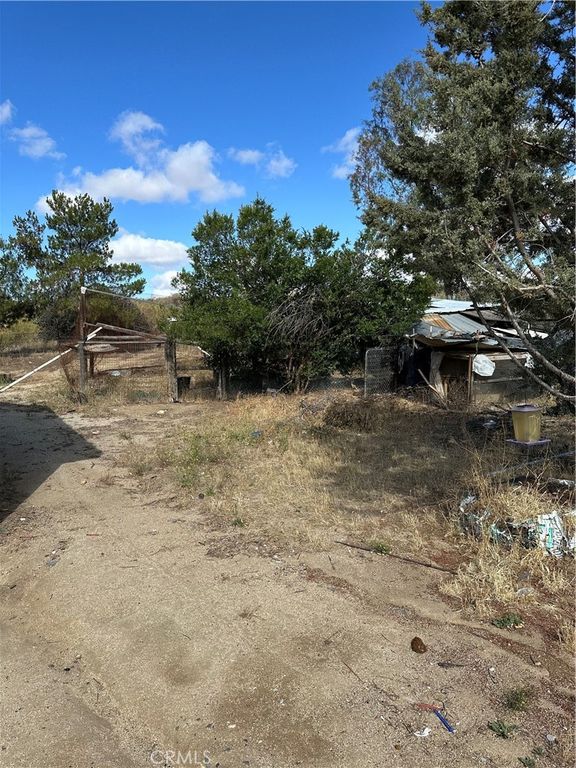 Image 10 of property listing at 43043 Ardia Road, Hemet, CA 92544