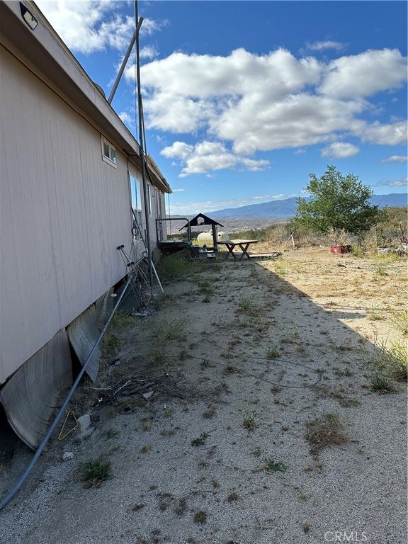 Image 11 of property listing at 43043 Ardia Road, Hemet, CA 92544