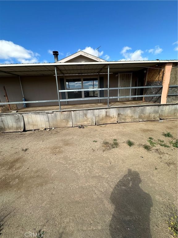 Image 2 of property listing at 43043 Ardia Road, Hemet, CA 92544