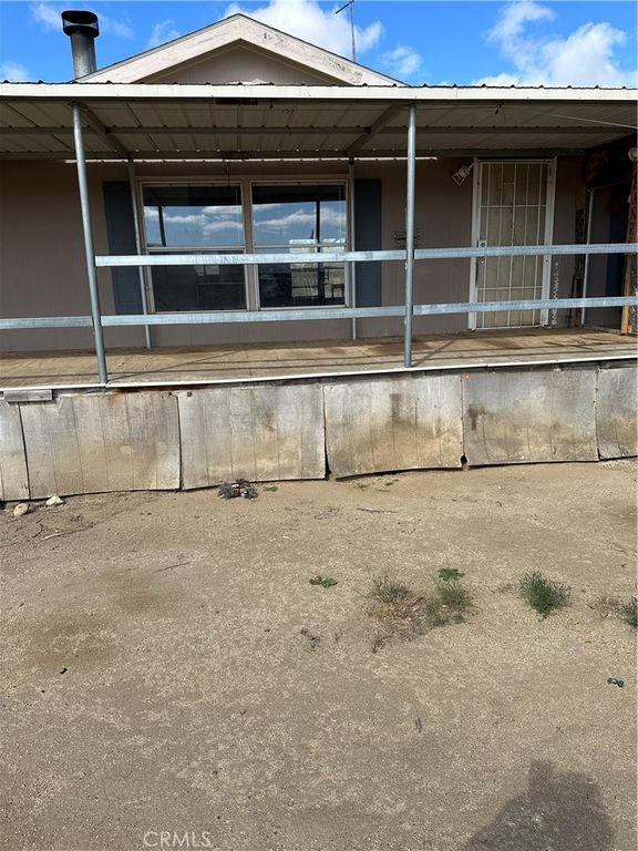 Image 3 of property listing at 43043 Ardia Road, Hemet, CA 92544