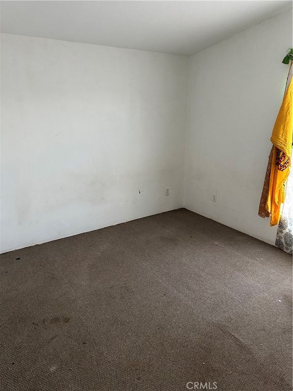 Image 33 of property listing at 43043 Ardia Road, Hemet, CA 92544