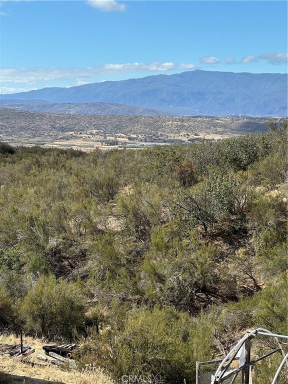 Image 4 of property listing at 43043 Ardia Road, Hemet, CA 92544