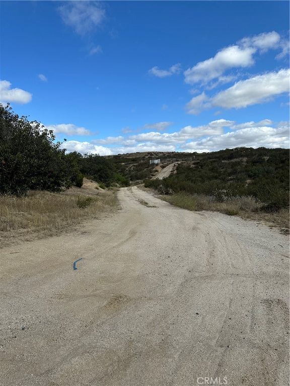 Image 43 of property listing at 43043 Ardia Road, Hemet, CA 92544