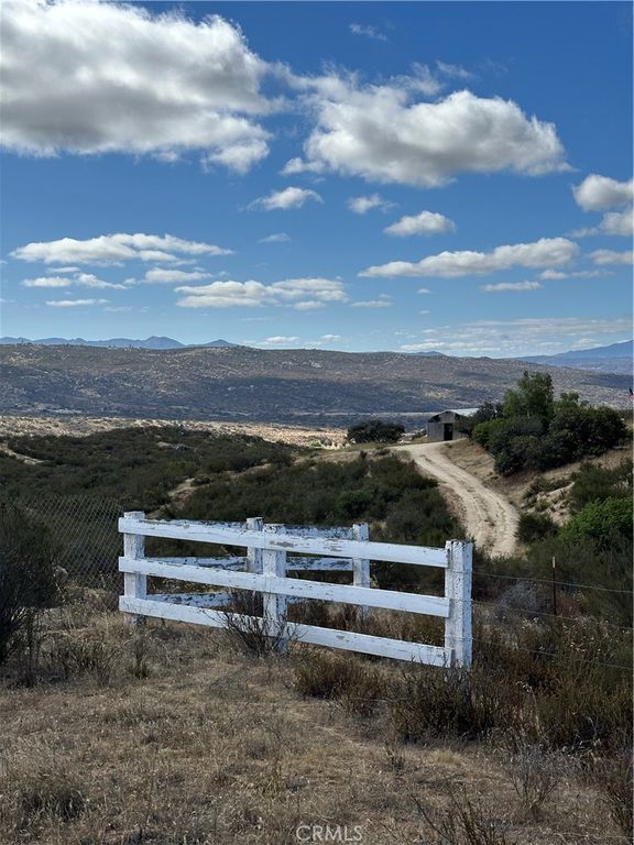 Image 46 of property listing at 43043 Ardia Road, Hemet, CA 92544