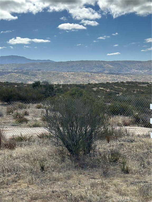 Image 50 of property listing at 43043 Ardia Road, Hemet, CA 92544