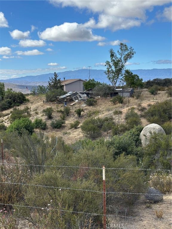 Image 52 of property listing at 43043 Ardia Road, Hemet, CA 92544