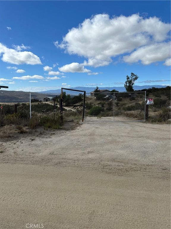 Image 53 of property listing at 43043 Ardia Road, Hemet, CA 92544