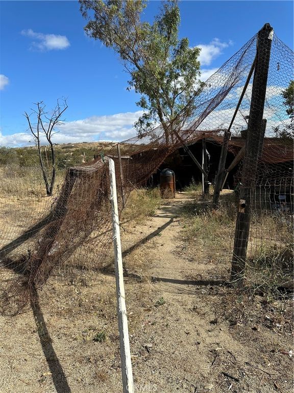 Image 7 of property listing at 43043 Ardia Road, Hemet, CA 92544