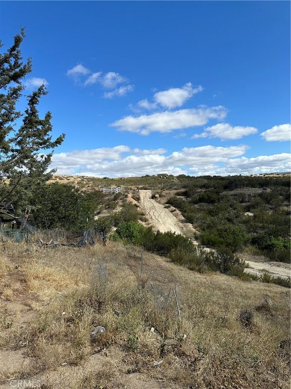 Image 9 of property listing at 43043 Ardia Road, Hemet, CA 92544